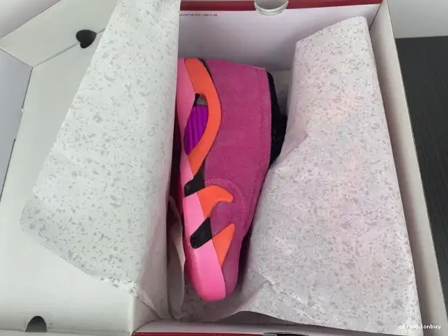 Shocking Retro Low (W) 14 Pink Jordan DH4121-600 0427